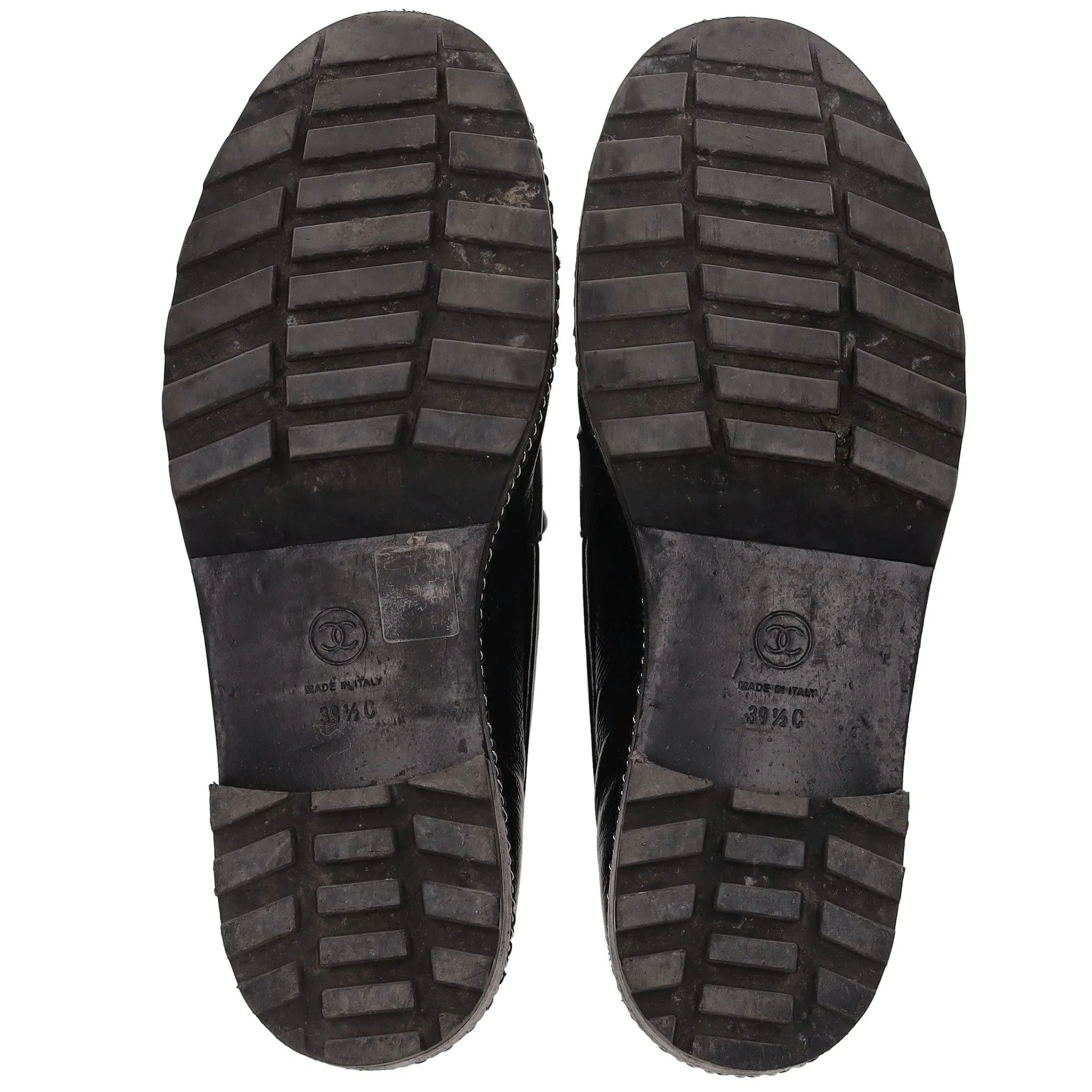 Chanel Calfskin Leather 'CC' Logo & Chain Moccasin Loafers. Size 39.5