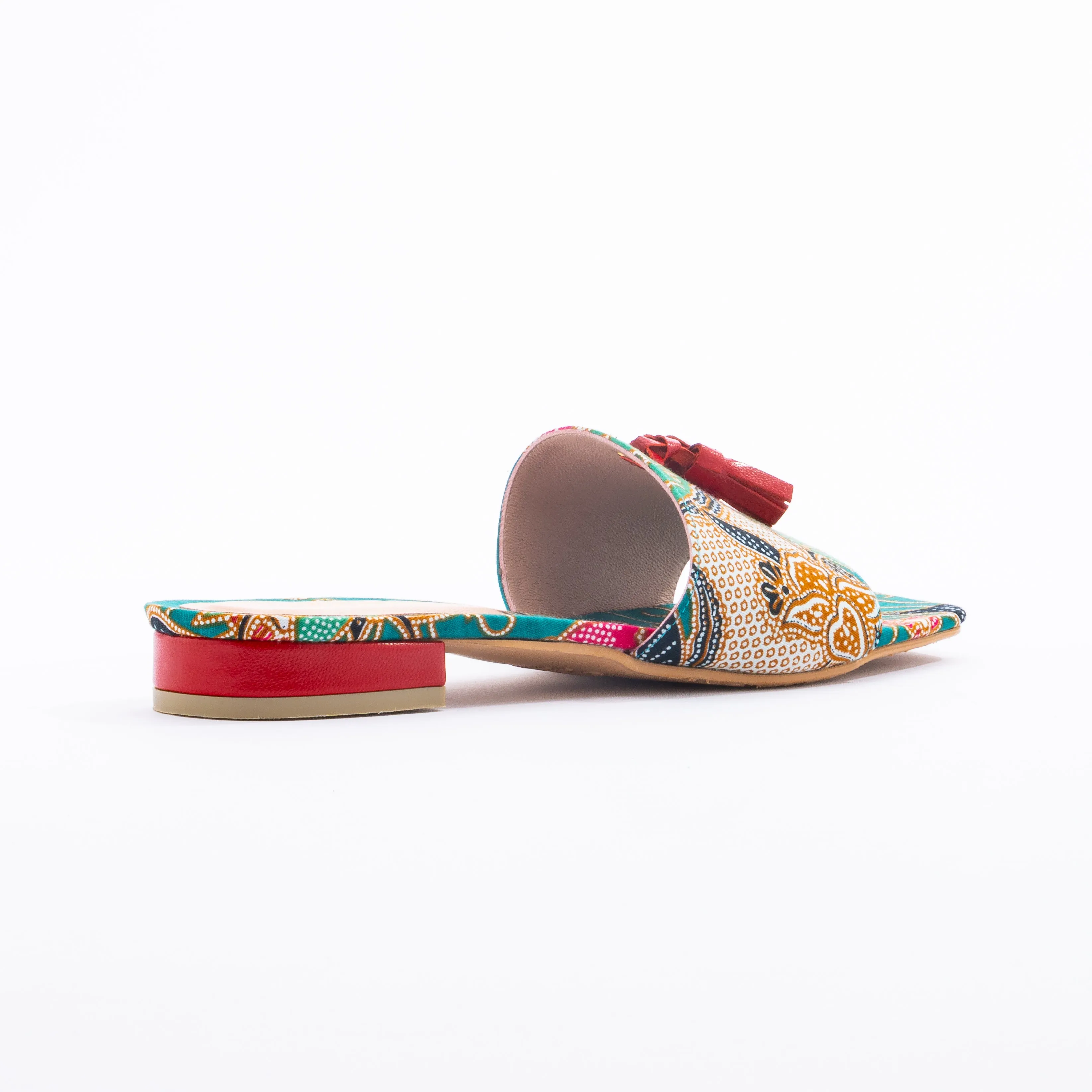SURIA TASSEL FLATS